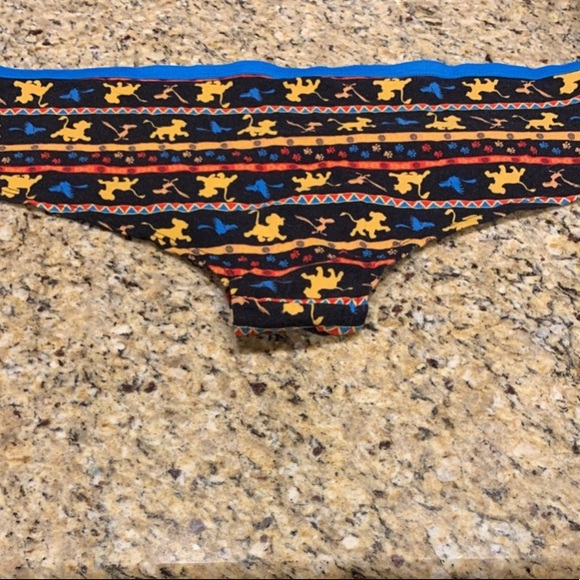 Disney Tops Disney The Lion King Hakuna Matata Xxl Tank Top And